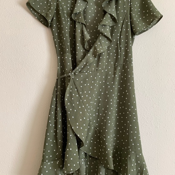 Green polka dot wrap around dress - Picture 2 of 3